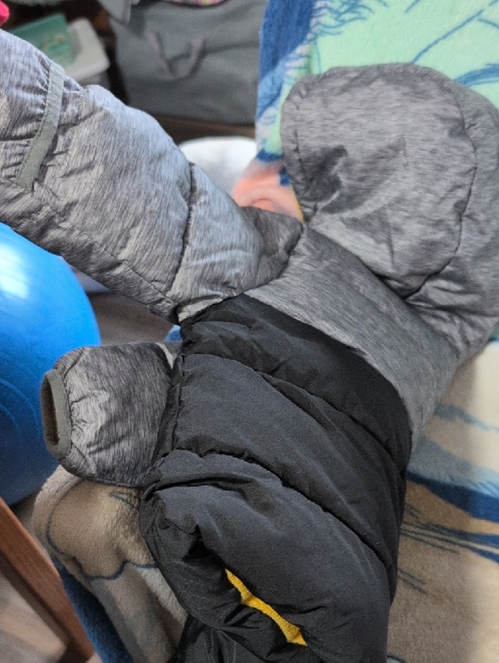 ❤️‍🔥10/$10❤️‍🔥 Baby Boys Swiss Tech Yellow/Gray Puffer Jacket Size 18M - Picture 5 of 5